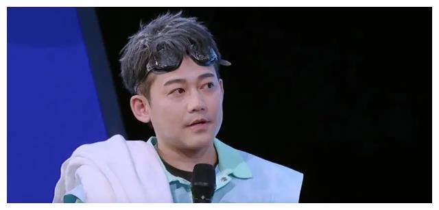 在公众视角之外,苏醒一直保持着低调的生活态度,尽量避免个人生活和