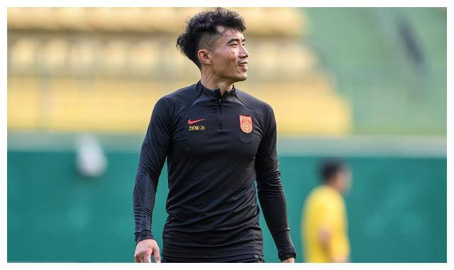 郑智或进入国足教练组,应对帅位困局,外籍教练面临