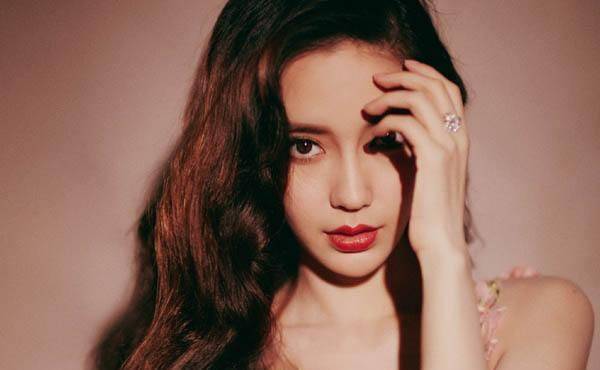 网友调侃8000万的脸该维修了_鉴定_时候_美女