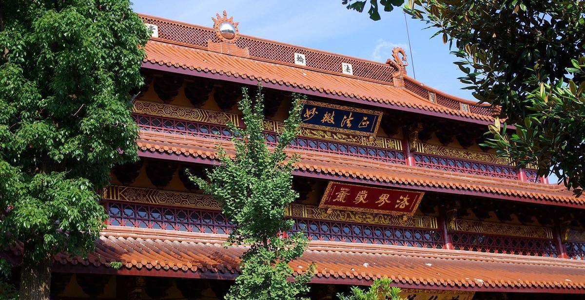 后来西隐庵得到扩建,根据历史史料记载,曾经冠山寺有数十处殿宇庙堂