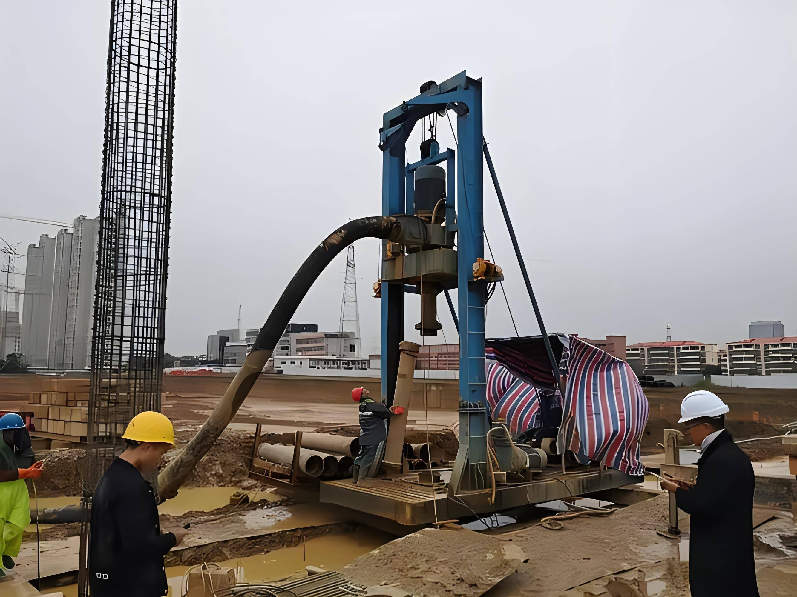 轩浩桩基础施工队乌卡斯冲击钻打桩设备轩浩桩基础施工队冲击钻打桩轩