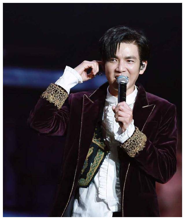 大明星钟汉良竟然暗恋着i人,这个真相令人震惊!_社交