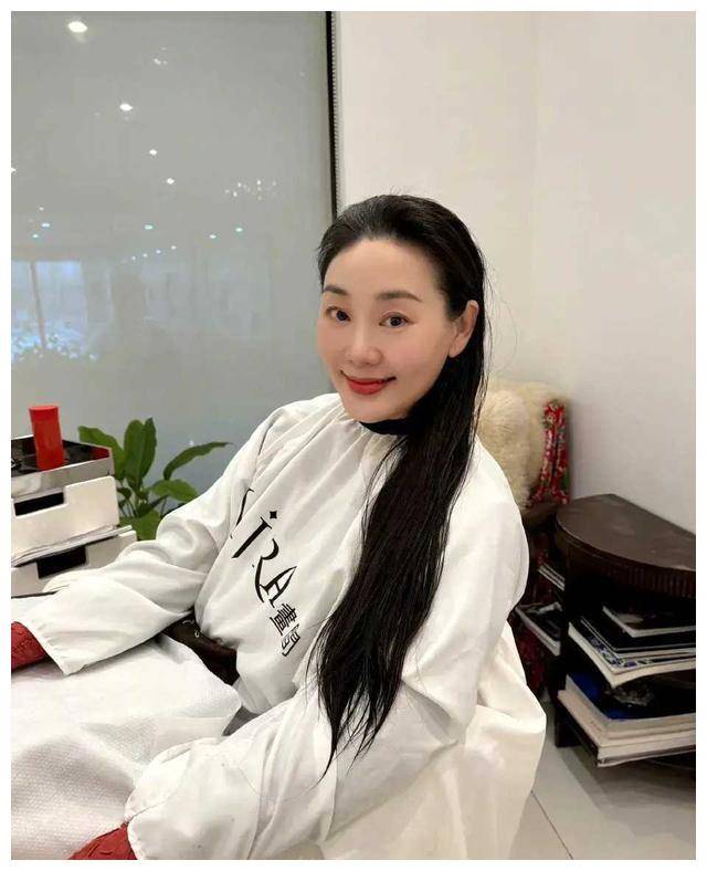 林依轮老婆生日图片