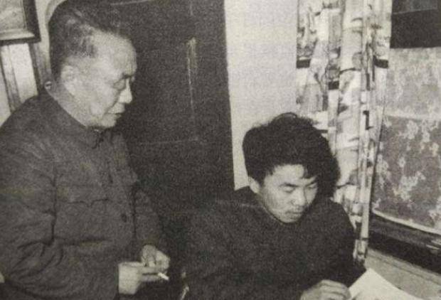 著名诗人艾青,5岁才被领回家,对着亲生父母只能叫叔叔婶婶_生活_母亲