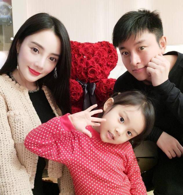 有种"整容"叫贾乃亮离婚,前妻李小璐变化不大,他却像换了个人_时候