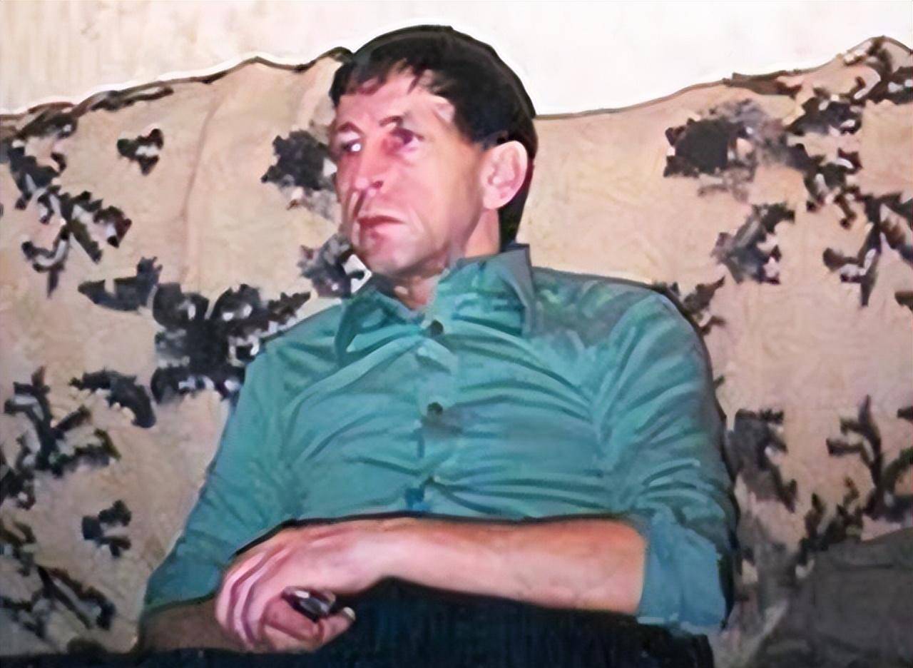 (anatoli bugorski)一束辐射能量高达200万msv(毫西弗)的高能粒子束