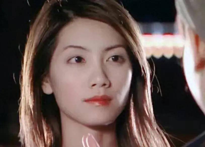 在光鲜亮丽的娱乐圈中,林韦君的名字或许不是最闪耀的明星,但她的感情