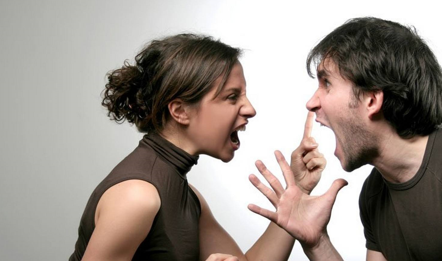 傻女人们都醒醒吧,这才是男人不愿意听你们发牢骚的真正原因!