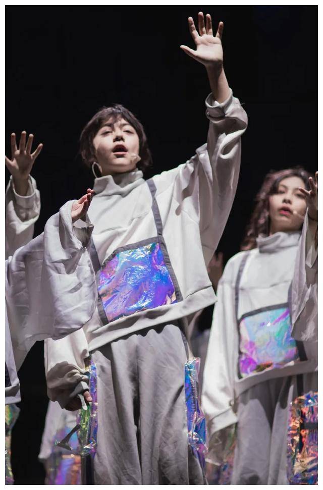 《爸爸去哪儿》萌娃长大成大高个,网友爆炸:真的认不!