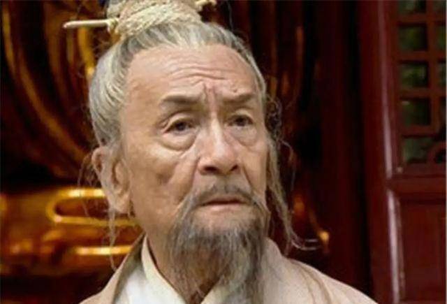 也就是说,为了突出令狐冲的剑法,和他对垒的人物势必要吃些亏了.