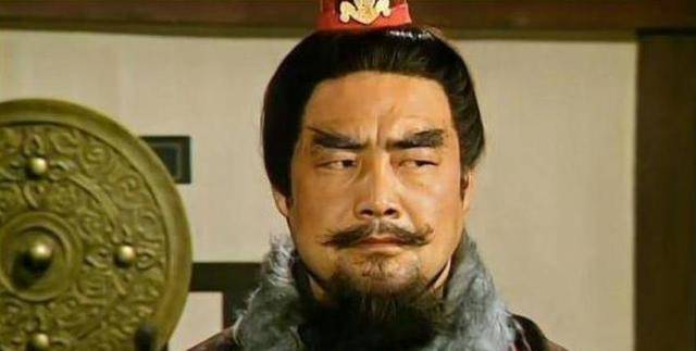 自弃"帝位",甘做敌国奴仆35年,却因弄巧成拙而发狂的