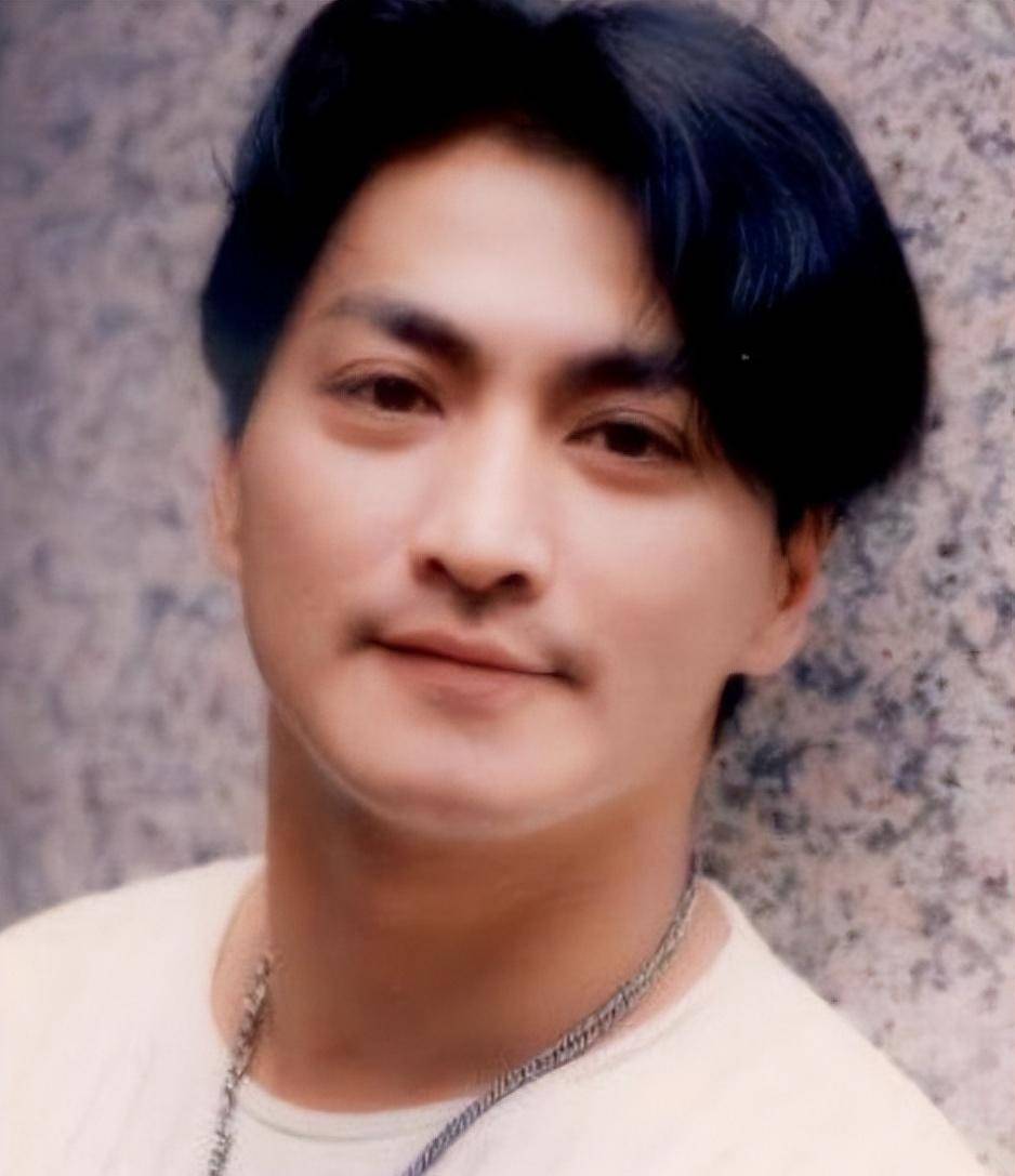 半路出家的5位演员,入行前是司机,警察,老总,演技不输