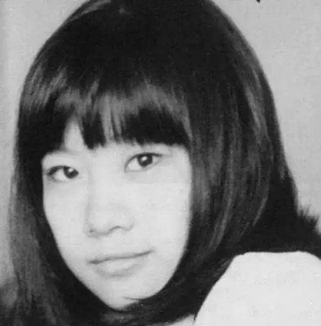 18岁闪婚,和儿子30年不相认,亦舒:你的父亲浪费了我的