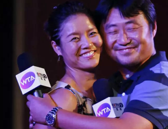 37岁李娜入选名人堂:比起当冠军,她却更想当女儿_父亲