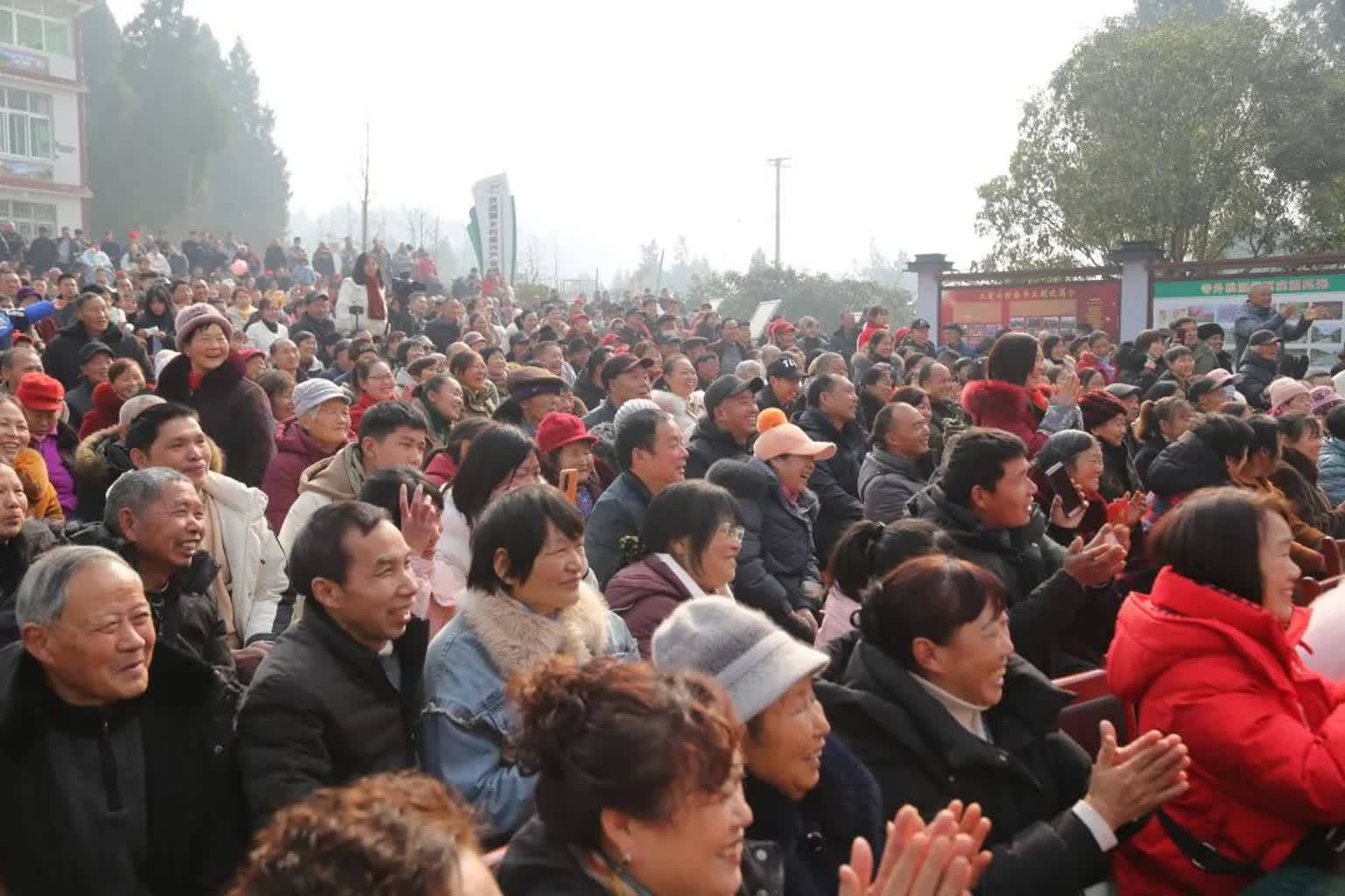 南部县正觉寺村图片