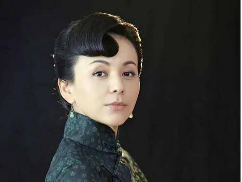 男有苗侨伟,女有刘嘉玲,还在谈情说爱,而有人早成爹妈