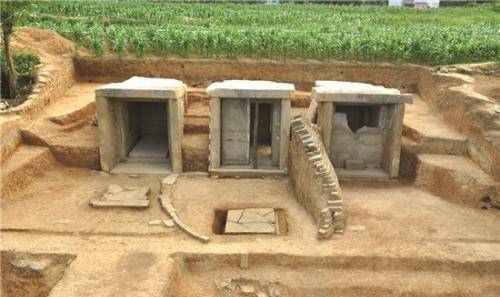 2014年,贵州发掘大型古墓,出土80几件国宝级文物,墓主人是谁?