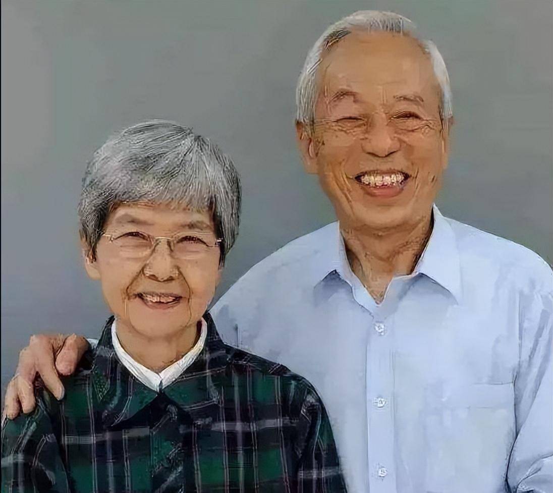 丈夫患癌,樊锦诗绝望地瘫坐在地上,却在儿子到场后决定不抢救了_武汉