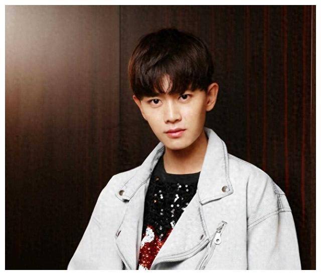 任嘉伦波涛激荡!出轨兰贺实锤!知情人曝料细节!_思考