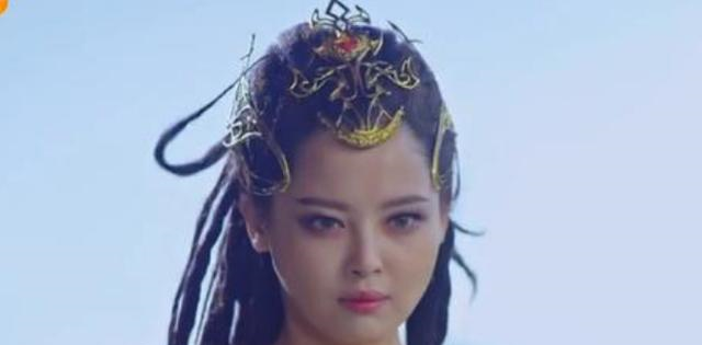 她凭《画皮》出道,参演《如懿传》杀青,在《斗破苍穹!