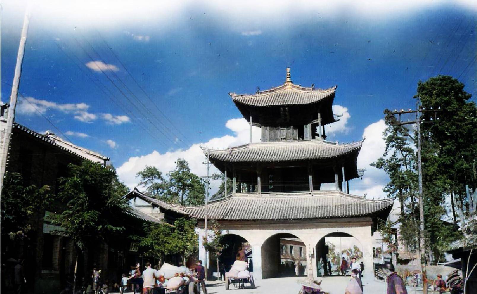 1944年的云南昆明,状元楼前热闹非凡,滇池集市人头攒动_聚奎_街道景观