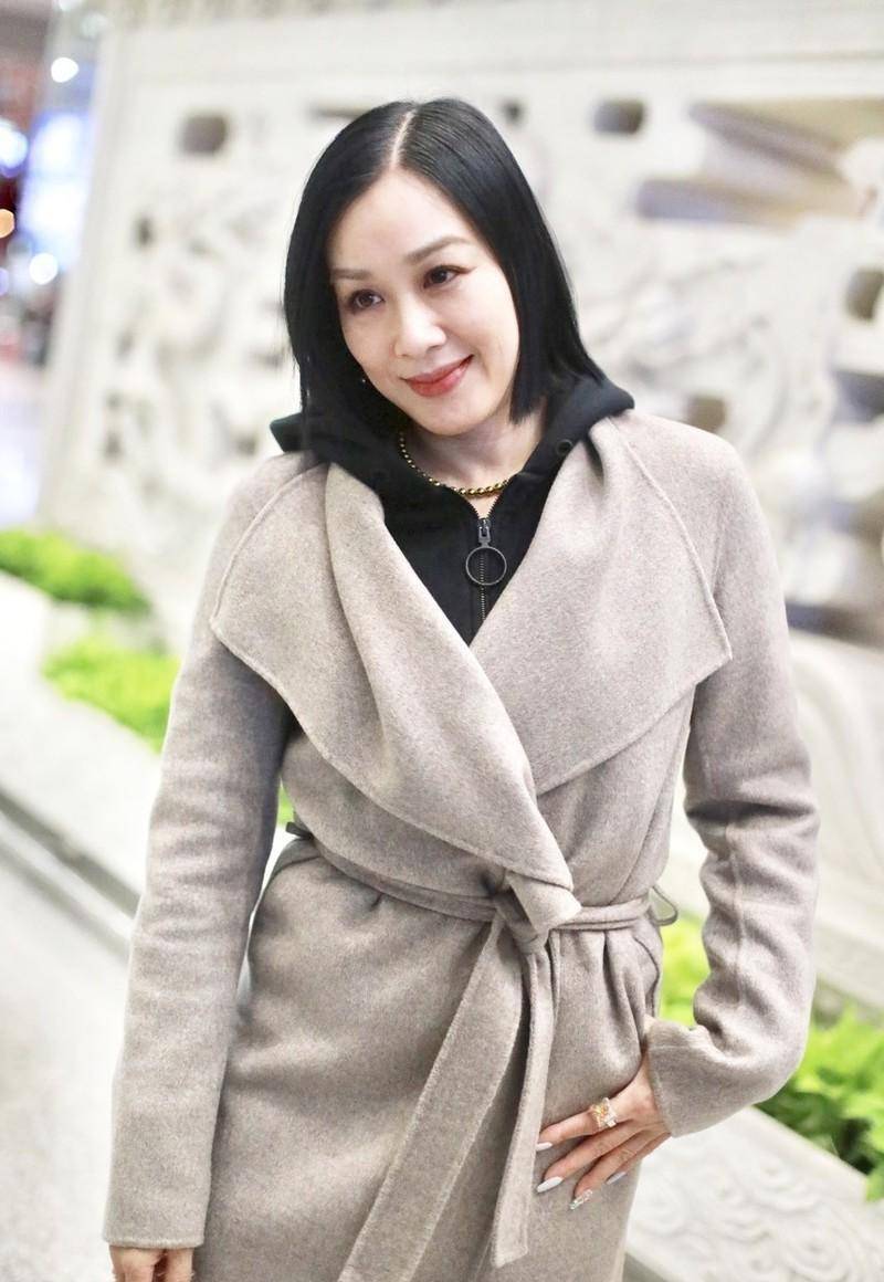 50岁钟丽缇求子心切,人工受孕无效转求上天,网友:大可不必_张伦_孩子