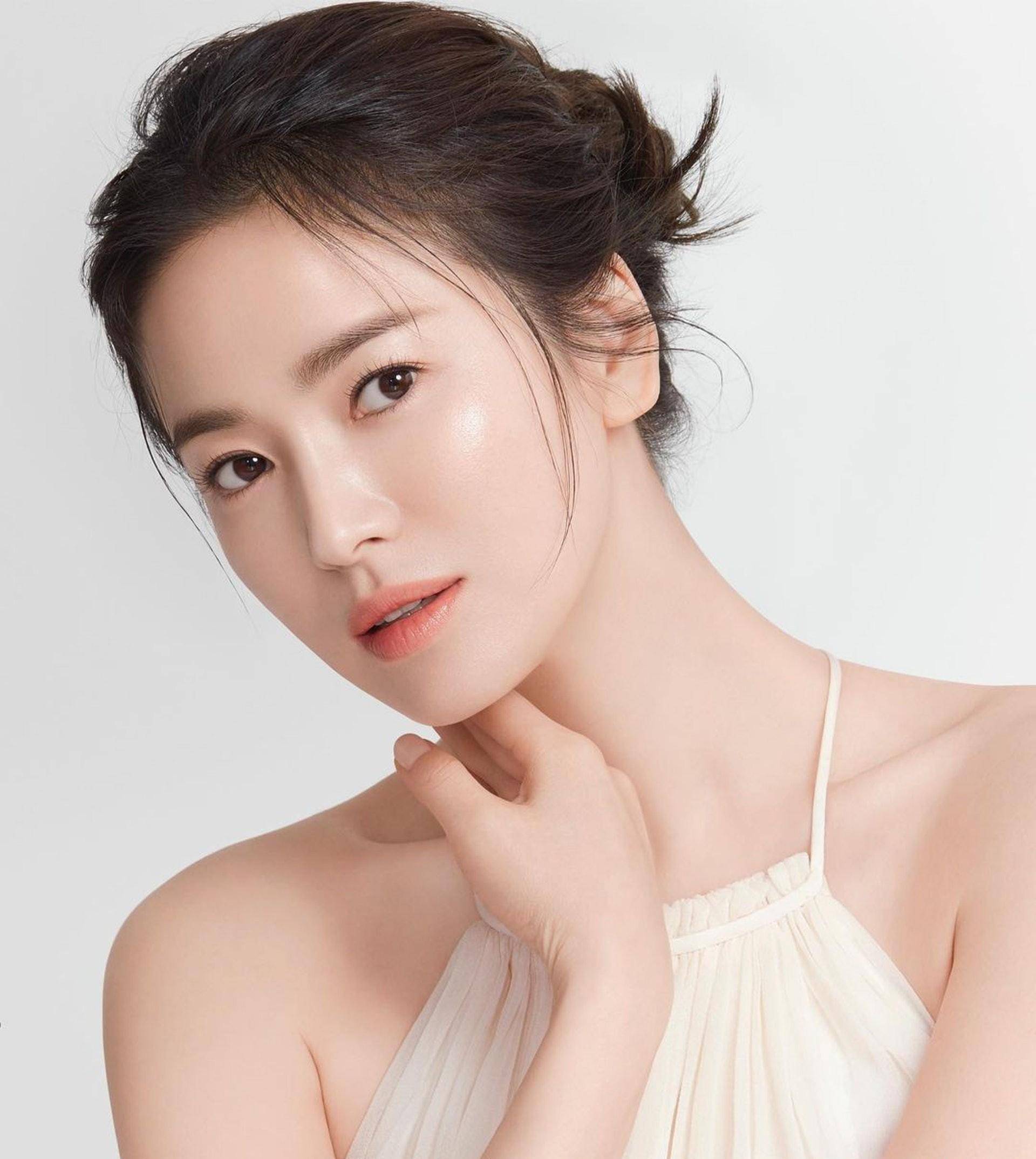 10个国外冻龄女神,张娜拉近照非常有少女感,孙艺珍仍然超有仙气_现年