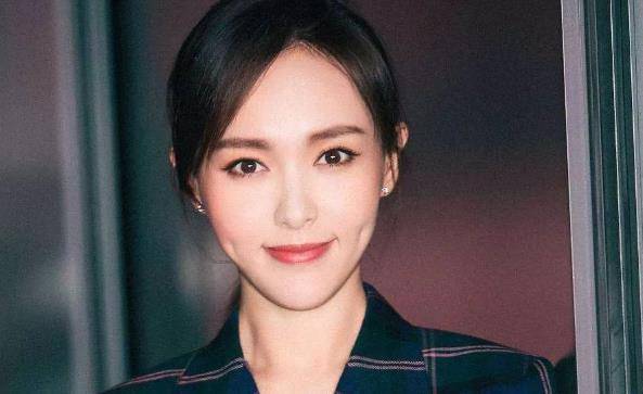 唐嫣告别"傻白甜"称号,成功上位的背后,没有大家想的那么简单_四小