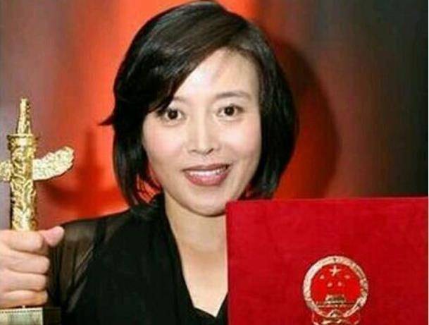 悔恨的丁嘉丽:堕胎4次恋孙红雷,悲惨背后都是自食其果!