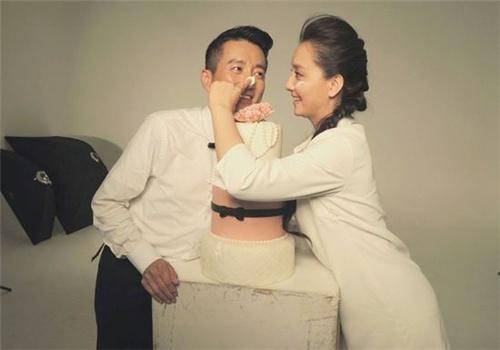 蔡远航经历过一段失败的婚姻,幸好他还是遇上了对的人——孙茜.