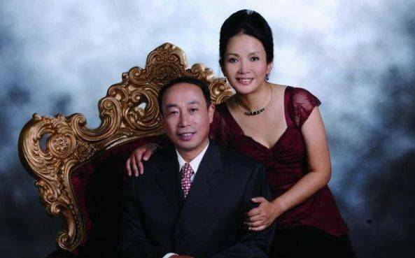 公公是张丰毅,婆婆是吕丽萍,出道5年不火,却意外被靳东带红_张墨锡