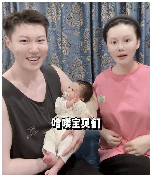 赵本山女儿欢喜迎娃,全家福晒出惊艳恢复赵云球球儿子