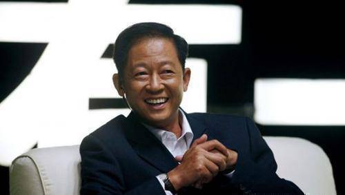 第二段恋情是和一位名叫刘波的董事长,这位刘波是很有才华的一个人