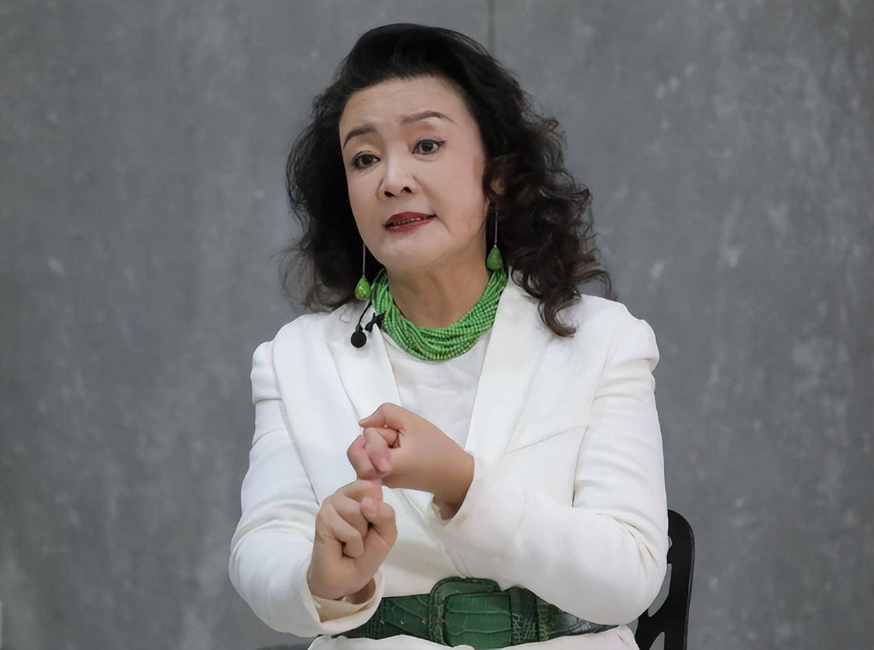 可是作为中国国内第一代女性企业家,张兰一直都是敢想敢干,敢作敢当.