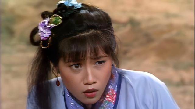 黄蓉并非中年变得讨厌,她少女时期做的事,一件比一件让人齿冷_郭靖