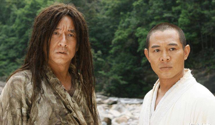 导演都喊停了,李连杰还要踹成龙一脚,被成龙当场还回去_功夫_武打