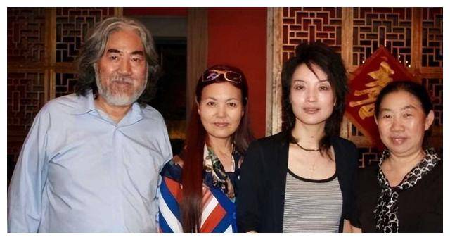 张纪中官宣!夫人与外籍丈夫生下混血儿,网友:真豁达.