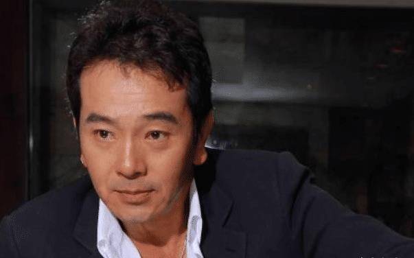 已经60多岁的张晨光,是时尚版的高富帅,还是老戏骨的