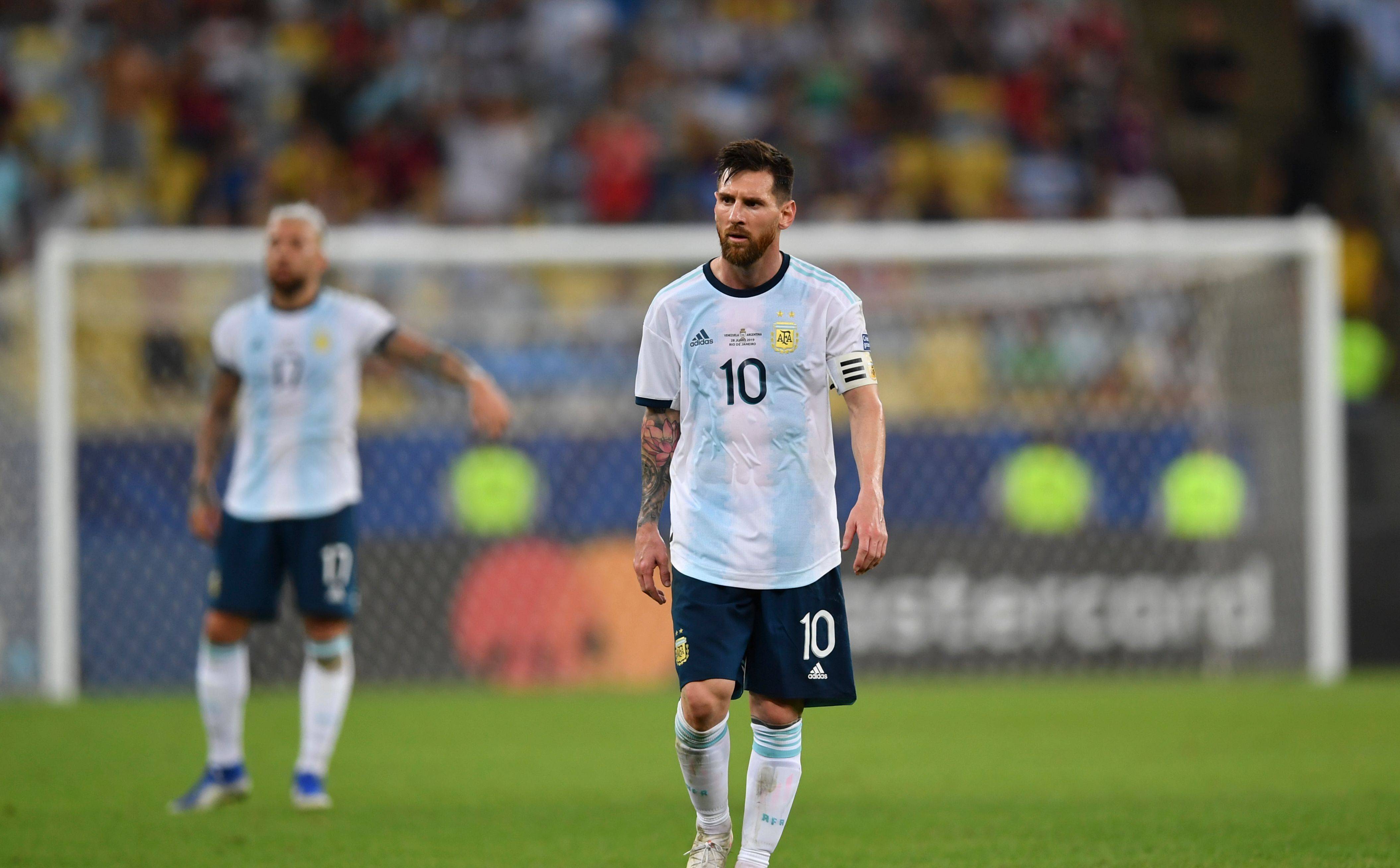 许多梅西球迷选择叛逃,成为攻击这位阿根廷球星的一部分.