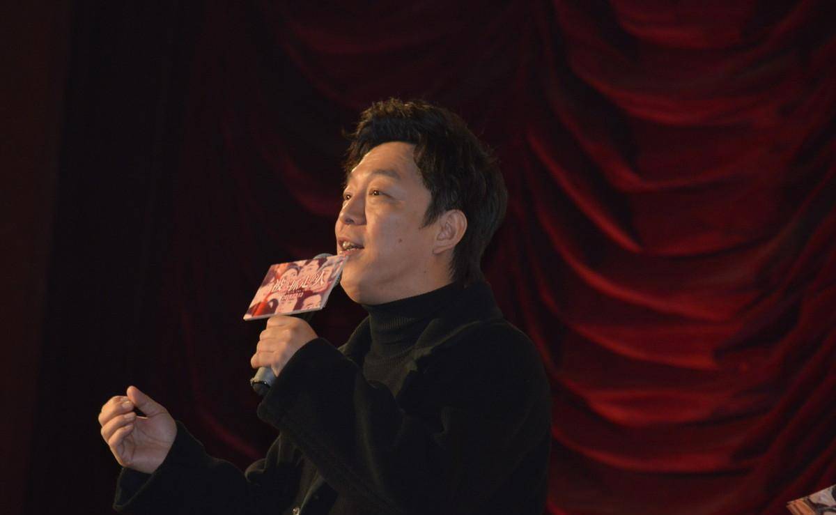 从每场挣15元到百亿影帝,黄渤的人生又何尝不是"一出好戏"_舞台_经历