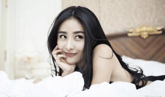 我们的"童年女神"贾青就做过将时尚裤送给导演的事,很可惜的