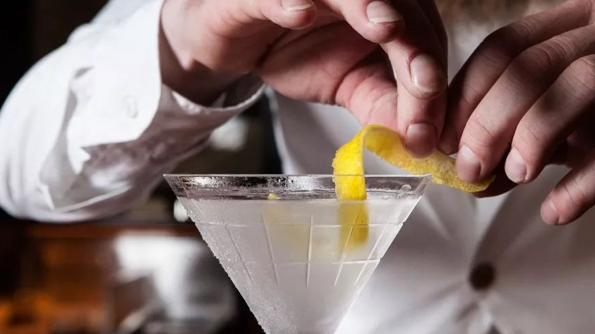 "一杯马天尼,摇匀,不要搅拌"_詹姆斯·邦德_酒吧_味道