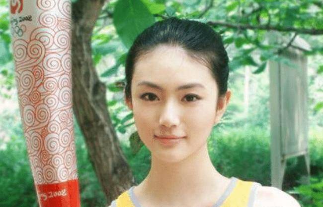 赵昕作为新生代演员,拍过很多策划,也有不少表演作品_人物_女孩_自然