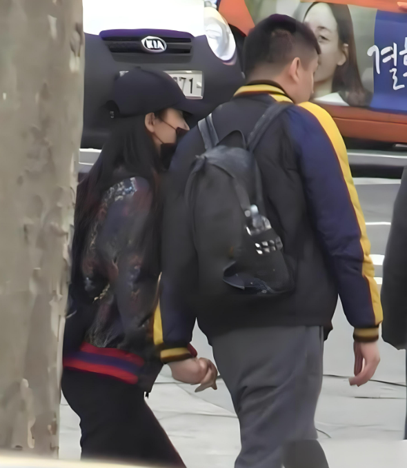 42岁柳岩恋情曝光,多次带男友回家感情好_私生活_母亲_机会