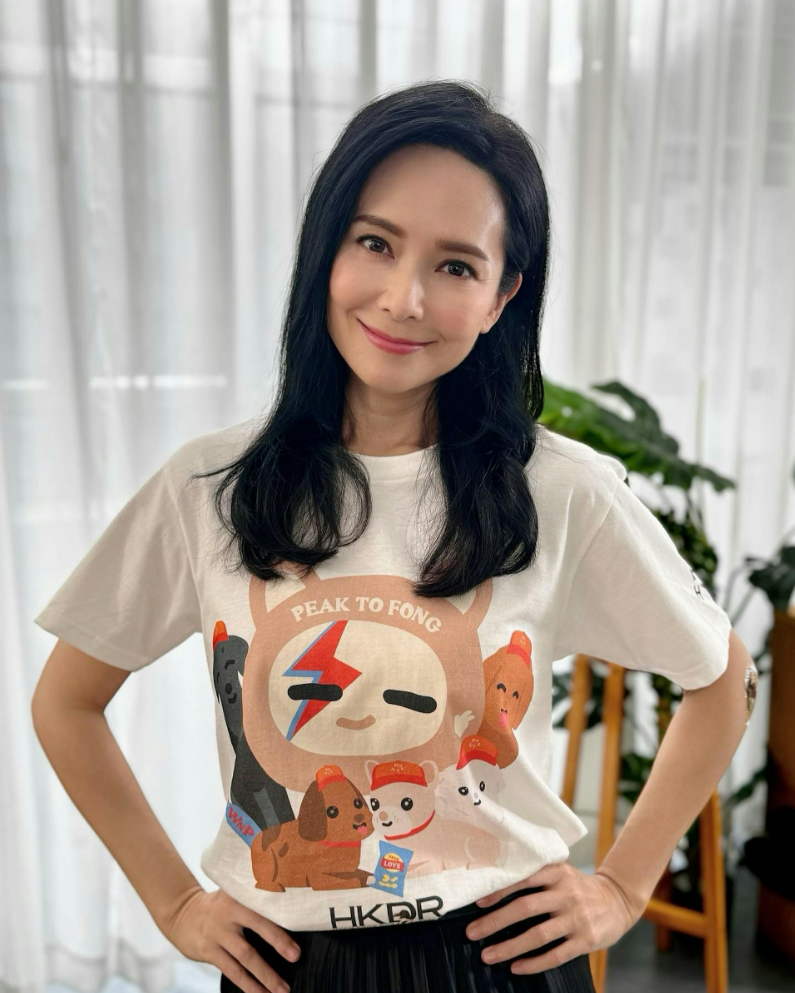 港姐冠军郭羡妮情人节晒幸福,与农村出身老公甜蜜照,爱无惧差距