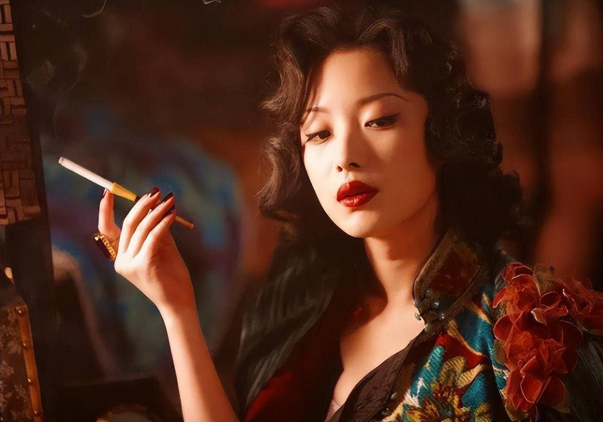 事实证明,离开张艺谋10年的倪妮,终于"活"过来了_电影_合作_金陵