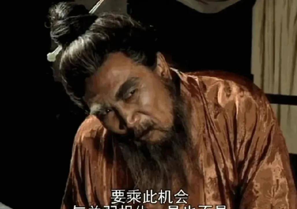 可以说把只要有曹操的书籍都看了一个遍,《三国演义》都让他翻烂了