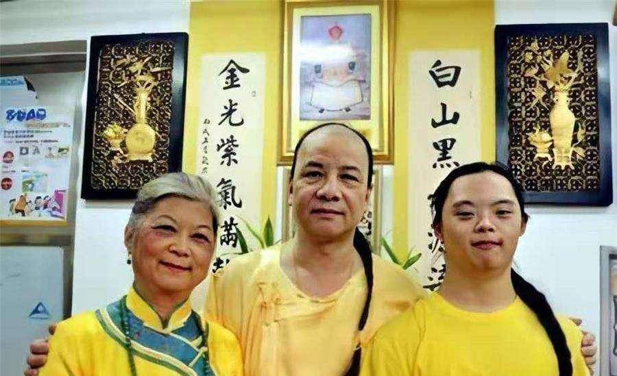 清朝贵族后代仍有优越感,扬言要住故宫,在火车站怒斥