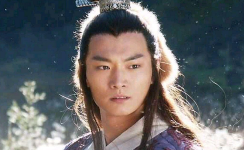 将耶律齐,郭芙的名字合起来读,恍然