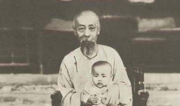 清朝贵族美男子载搏:一顿饭花万两白银,败光家产儿子